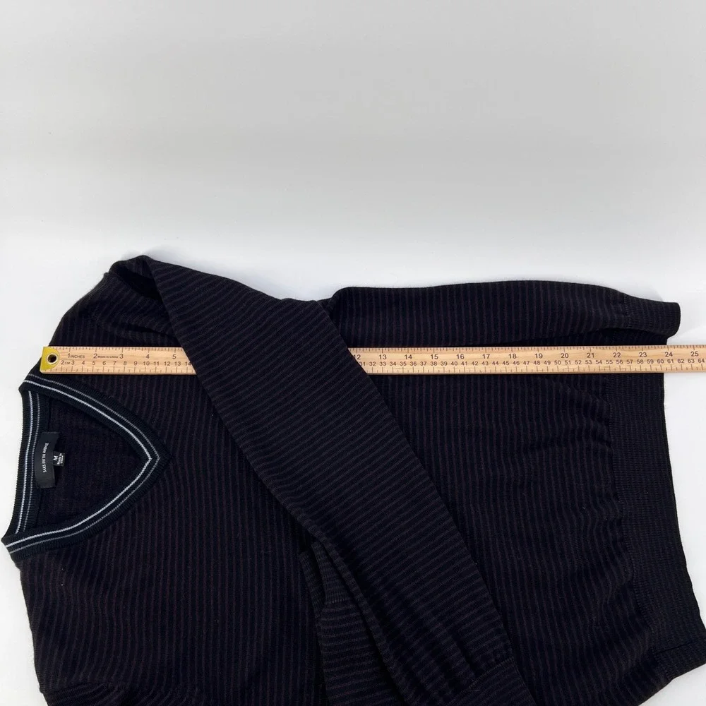 Saks Fifth Avenue Mens Merino Wool Blend V-Neck Striped Sweater Purple Black M‎